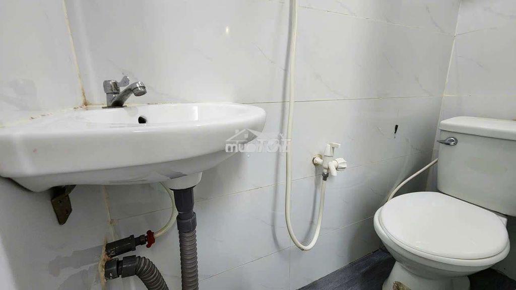 Phòng wc riêng, bếp riêng, đủ nội thất chính chủ - 2