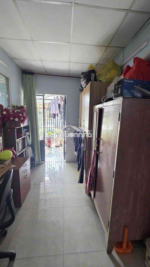 Hot, bán gấp nhà riêng tỉnh lộ 10, 54m2, 2 tầng, sát hẻm xe hơi chỉ 3t - 3