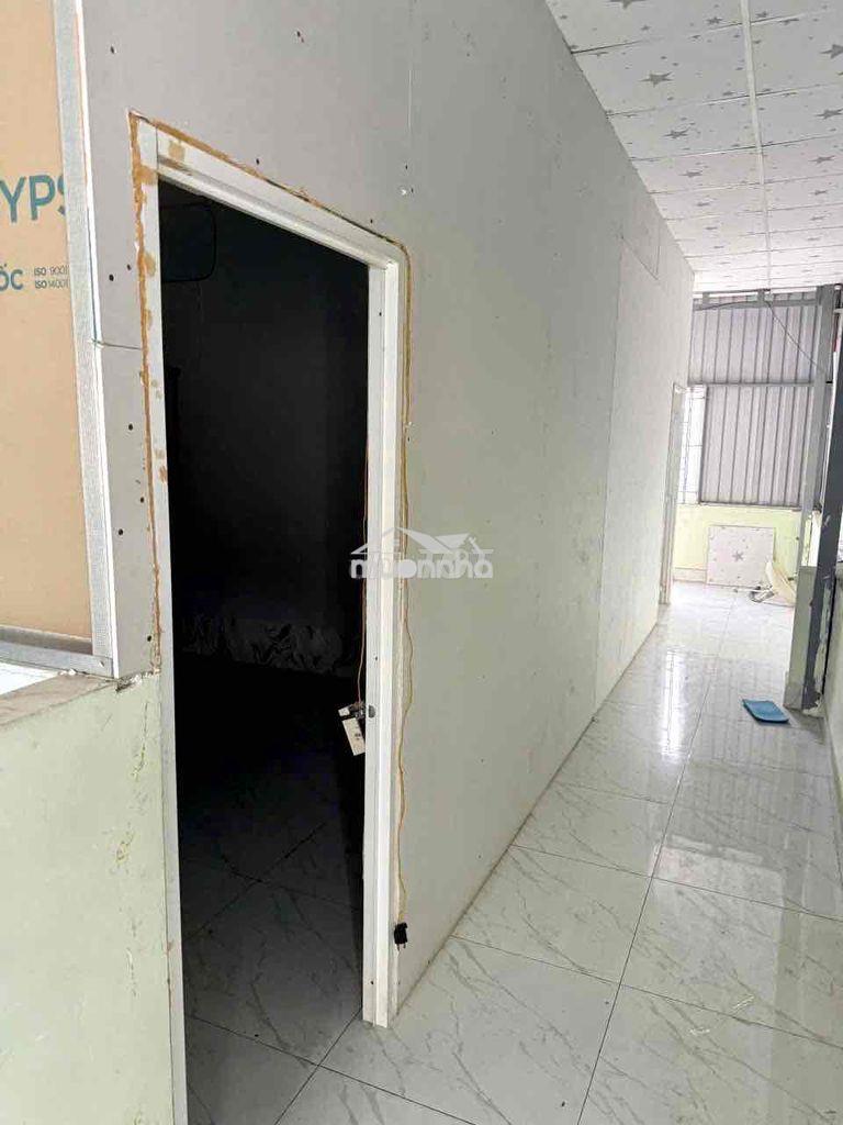 Mặt tiền trần thị nghỉ . trệt 2 lầu 5pn -3wc - 4