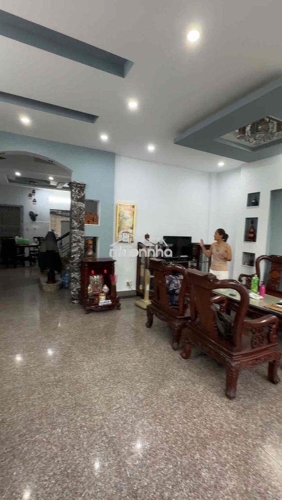 Bán gấp nhà mặt tiền đường view công viên 72m2-kdc vĩnh lộc