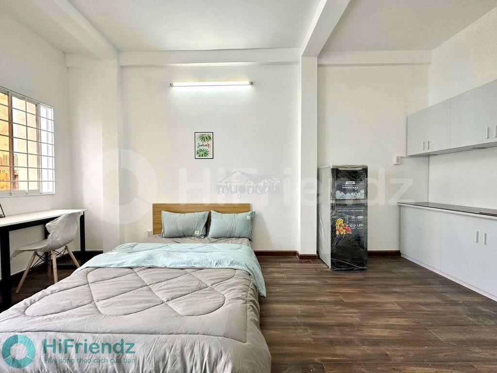 Cho thuê căn hộ có balcony cửa sổ , rộng 28m2 ,đường lý thái tổ q10 - 4