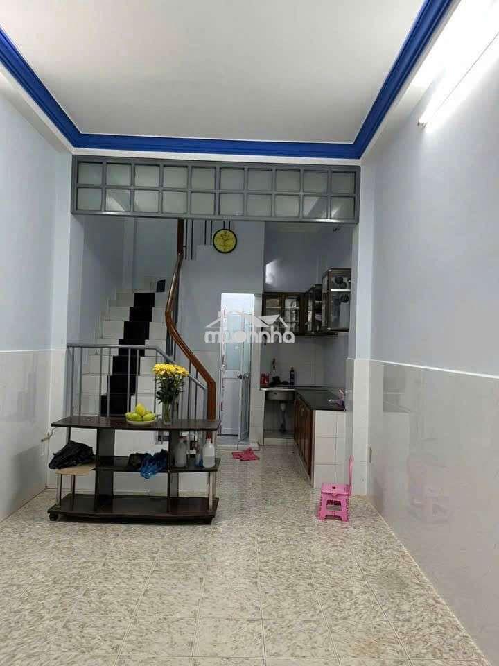 Cho thuê nhà trệt 2 lầu st, lý chính thắng q3