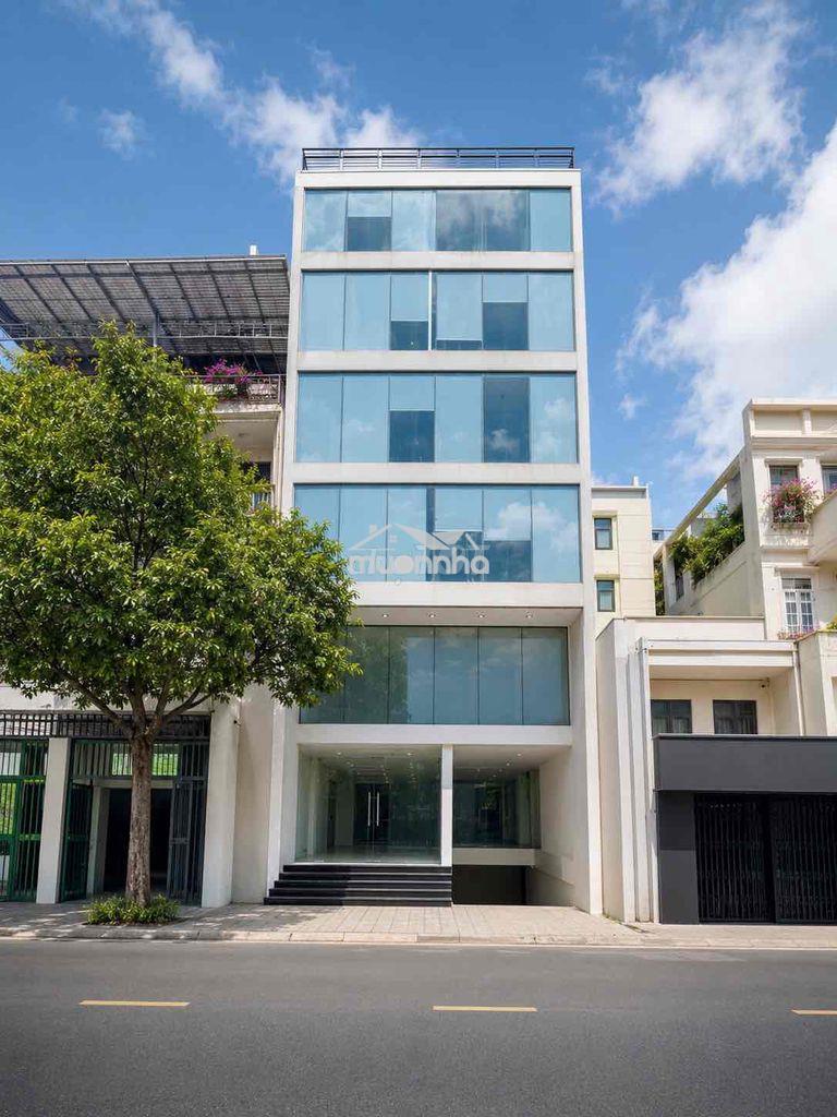 Cho thuê toà nhà văn phòng dtsd 800m2 sàn ngay mặt tiền đường cmt8 q3
