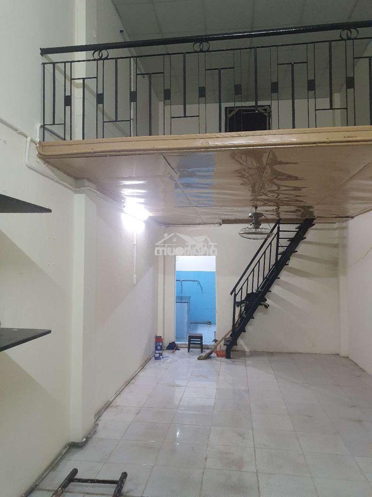 Đầu tháng 8 trống nhà 1 căn cấp 4