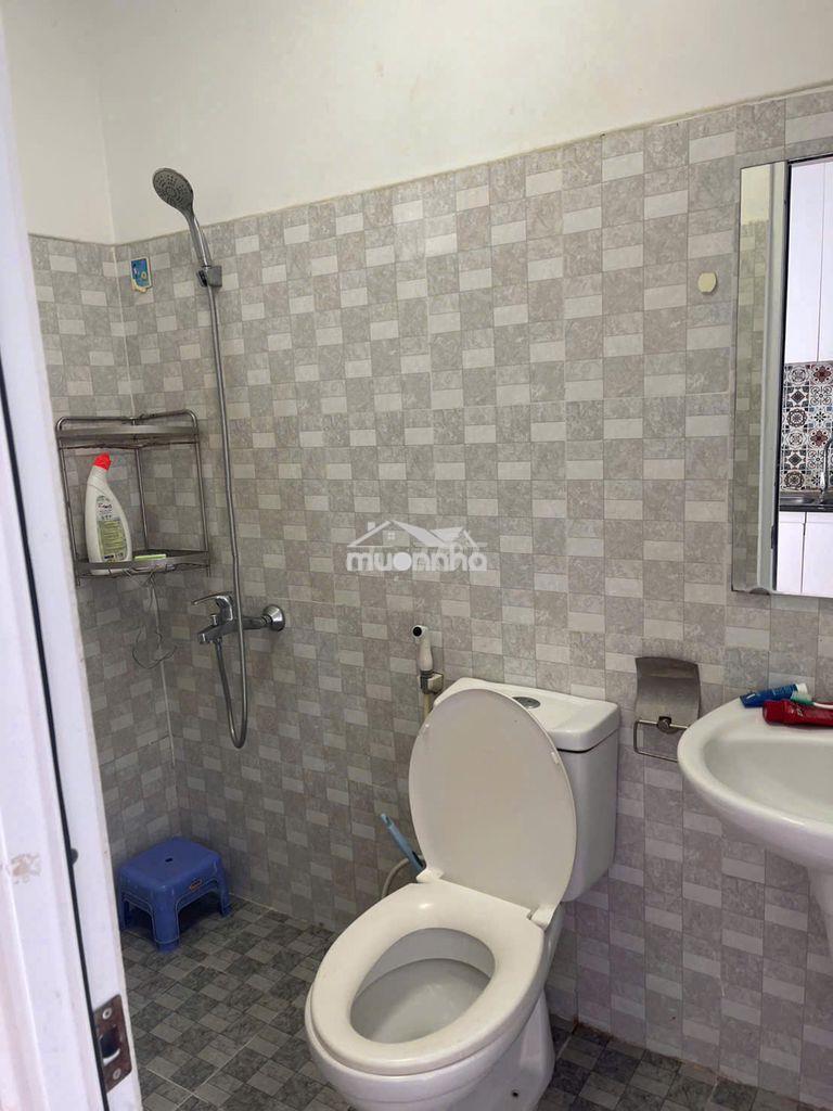 Cần bán chung 8x đầm sen có sổ hồng sẵn, 1 phòng ngủ - 3