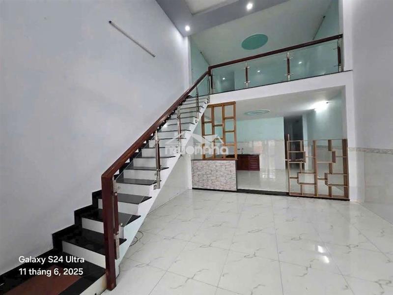 Bán nhà 92,7m2 mới tinh lái thiêu 73 sau lưng ubnd phường gần chợ lt