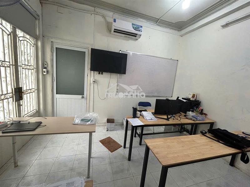 Nhượng lại hoặc cho thuê phòng dạy học