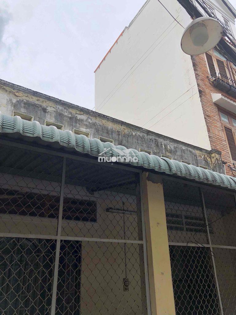 Hơn 100m2 - ngang hiếm 6m - khu phan xích long - tiện xây mới
