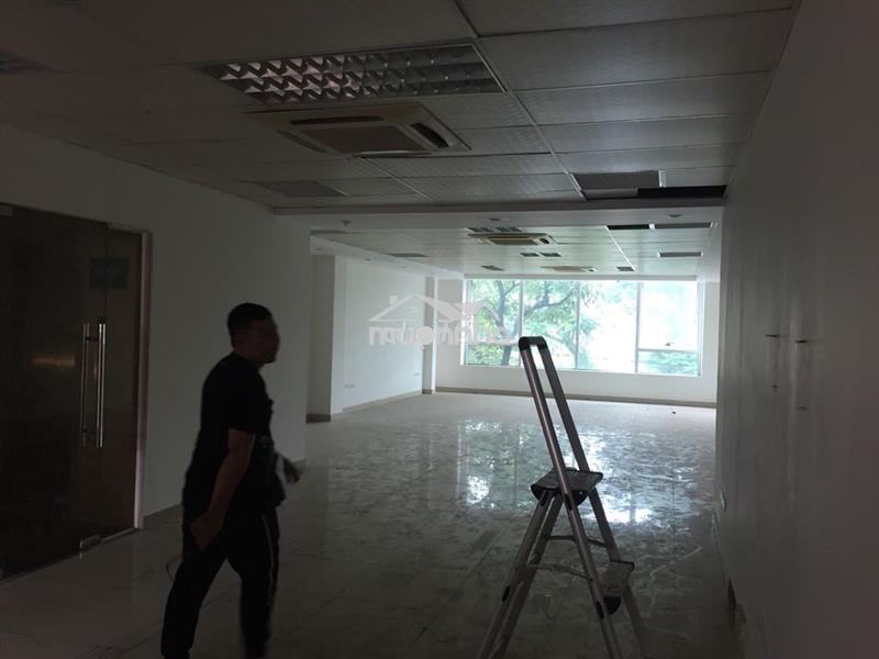 Cho thuê vp phố trần thái tông,cầu giấy,hà nội,dstd 100m2,thông sàn,