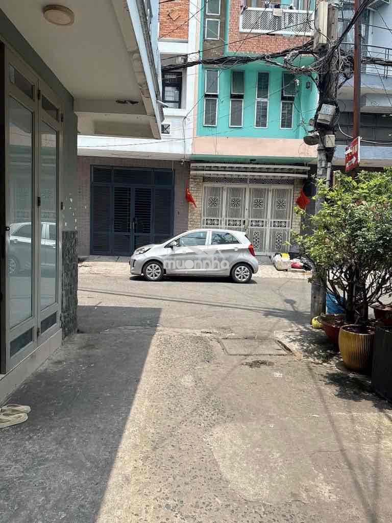 🔥🔥Gấp bán hạ 600tr còn 4,2tỷ tl  🏡 sau lưng căn mặt tiền - ô tô đỗ cổ