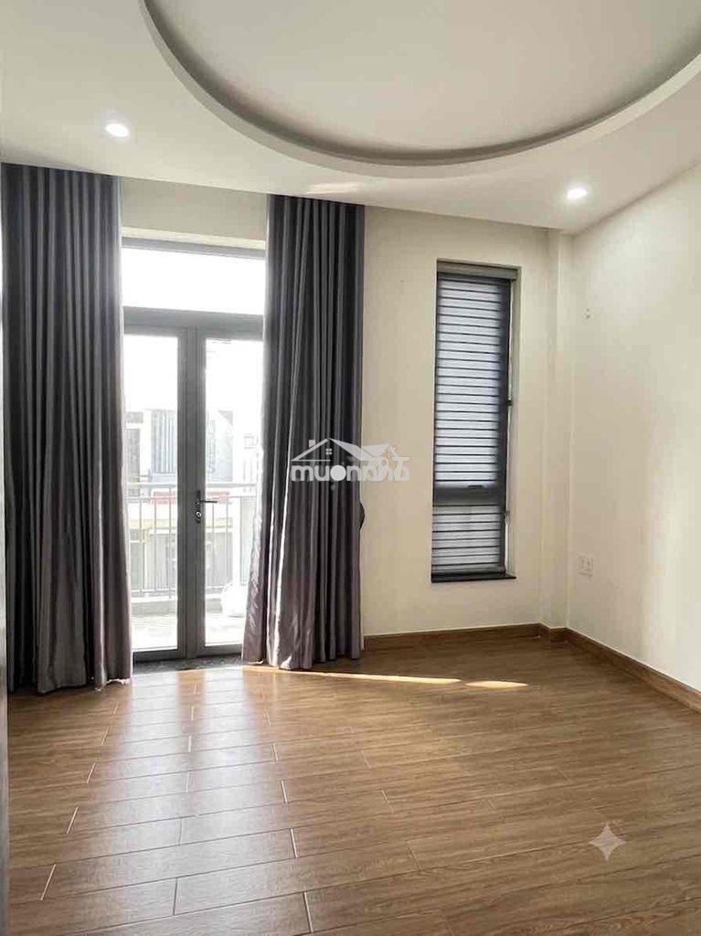 Cho thuê nhà 25m2, có ban công, điều hoà ở 980a/1/12 nguyễn duy trinh