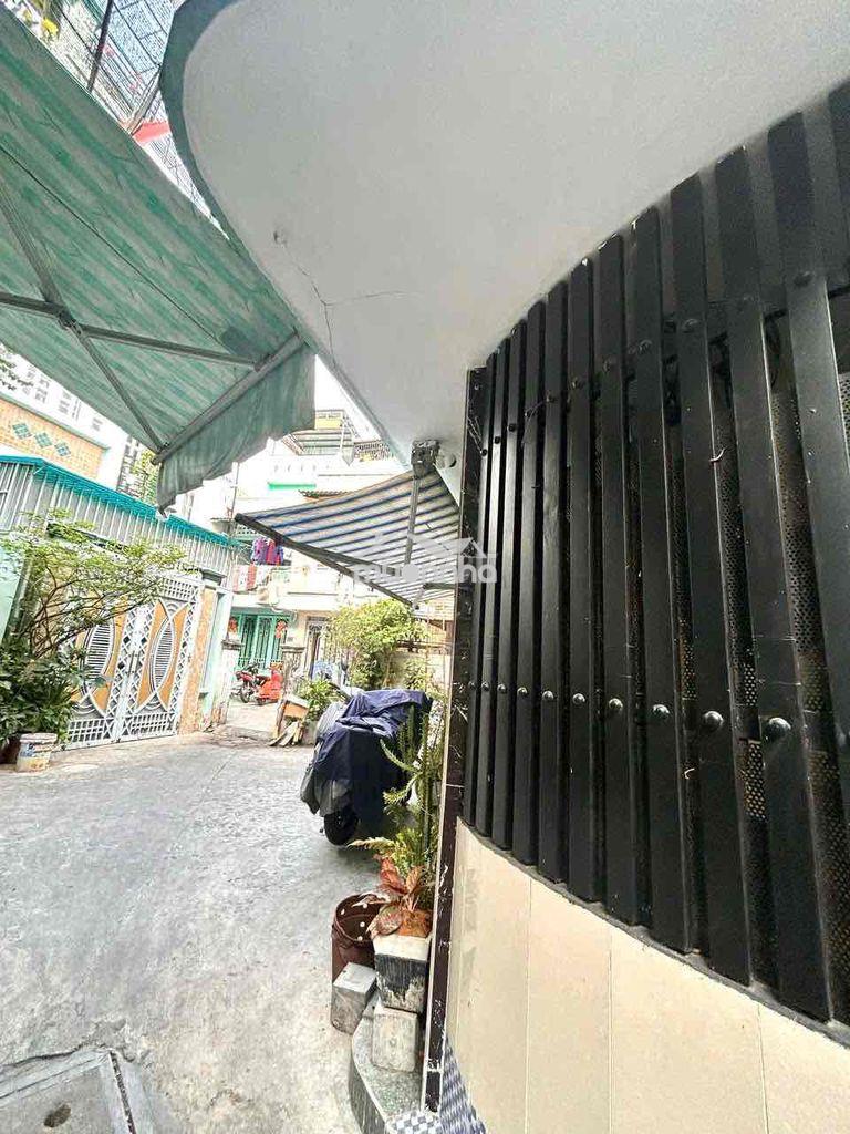 Bán nhà ngon, ngang 4.5m chỉ 5.95t, đ.đoàn văn bơ, ra tôn đản kế chợ. - 2