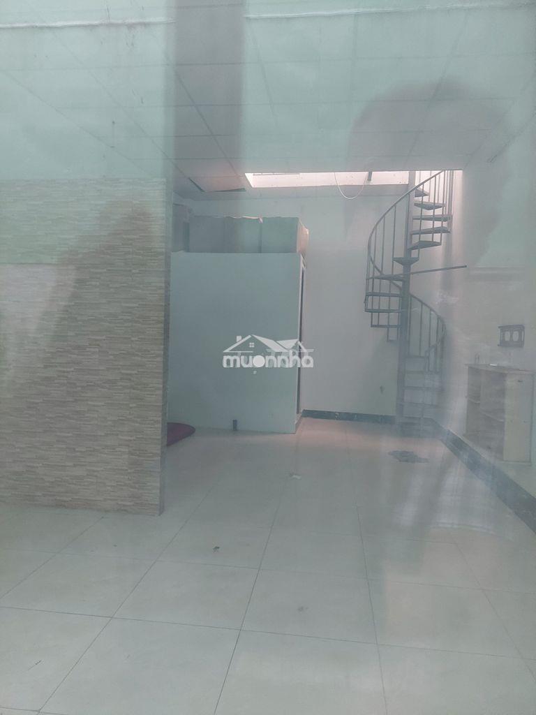 Nhà hẽm xe hơi cách nhà 20 m - 2