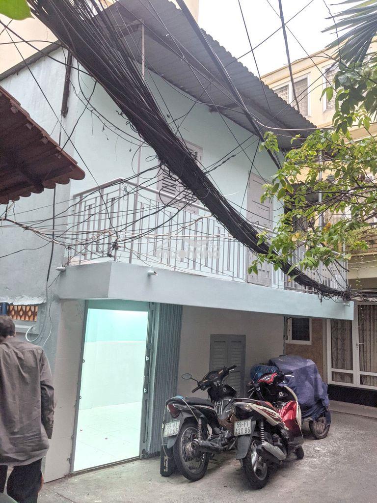 Cho thuê nhà nguyên căn nguyễn tất thành (q.4 ) giá 4 triệu.