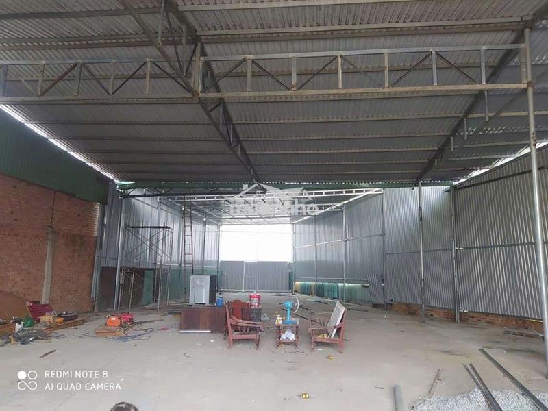 Xưởng dĩ an 1500m/30tr có 3 pha sân rộng