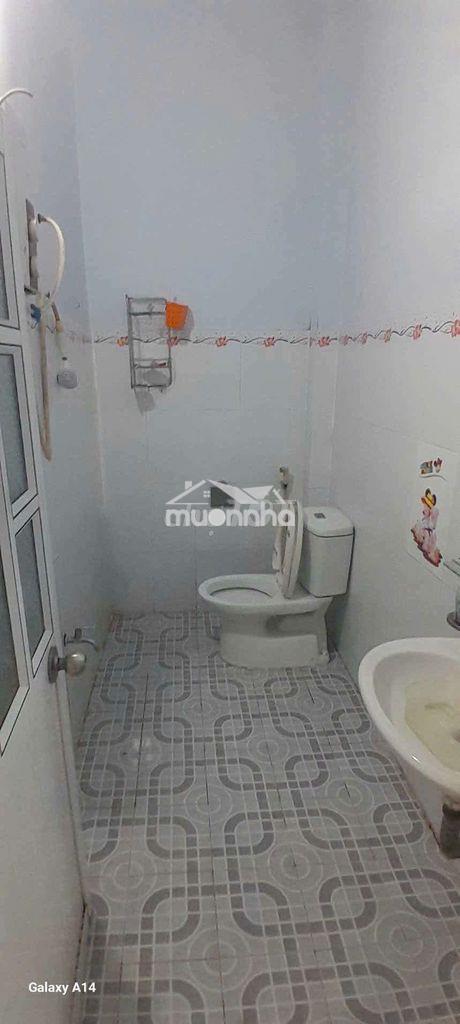 Nhà lầu gần chợ dĩ an 1 đường xe hơi giá 6 triệu - 4
