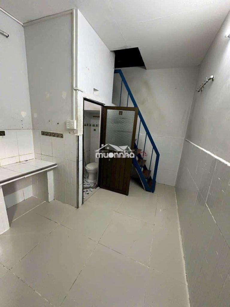 Cho thuê nhà mặt tiền hẽm đường bùi minh trực p5.q8 dt.3m×4m5 } 1 lầu. - 3
