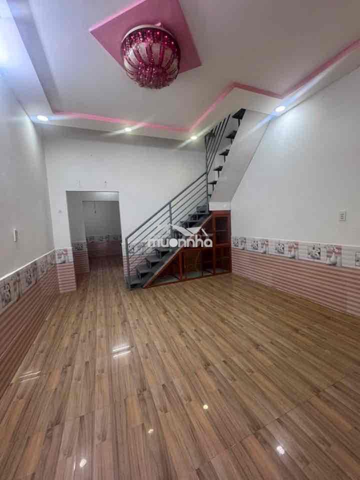 48m - 3,3tỷ - bà điểm - ngay ngã tư trung chánh - hẻm 5m xe hơi
