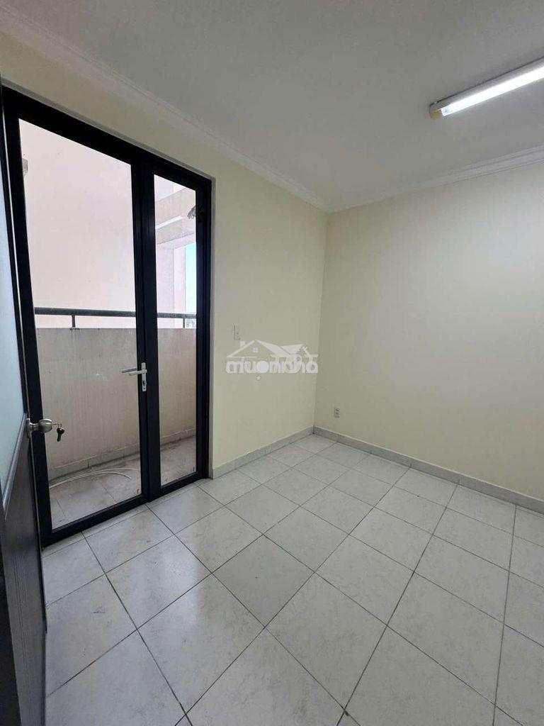 Cho thuê chung cư 12 tầng, quận 12 - 2 phòng ngủ, chỉ 6,5 triệu