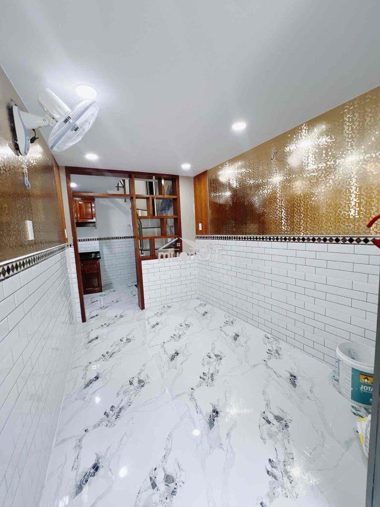 4 tầng 4 phòng ngủ , siêu hiếm ở quận 4