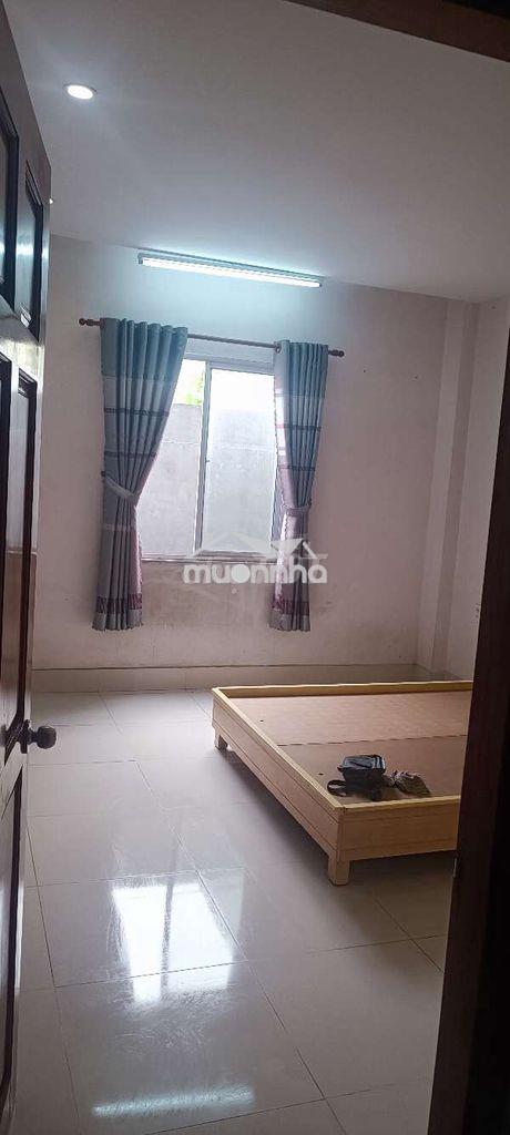 Phòng trọ máy lạnh, giường, cửa sổ , giờ giấc tự do kcn hiệp thành