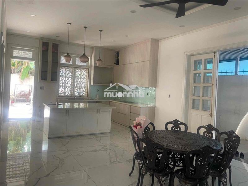 Cho thuê biệt thự khang điền, dt: 385m2/40 triệu/1 tháng