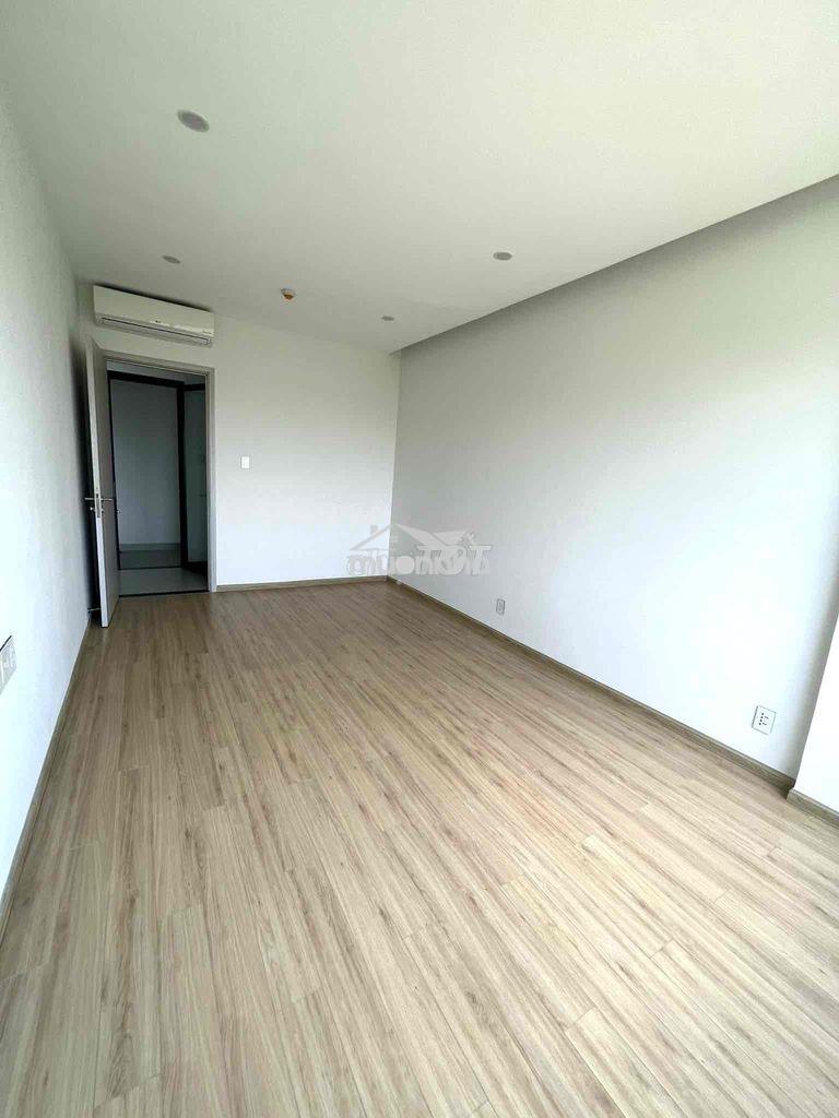 Cho thuê nhà 5 phòng ngủ ngay trung tâm q1,5 - 3