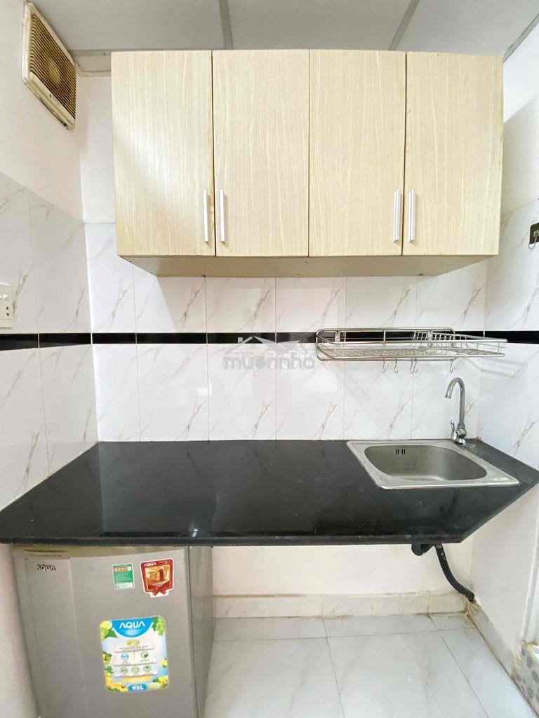 Phòng máy lạnh cửa sổ trời ở được 2 người gần nguyễn hữu cảnh - 4