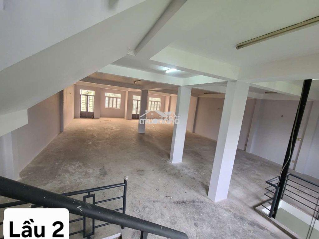 Kho kiên cố, 650m2, 10x20, 3tầng 1 tum - 3