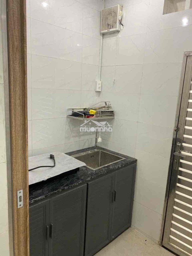 Chính chủ cho thuê nhà hẻm 391 trần hưng đạo q.1 3pn 3wc giá 14tr nt