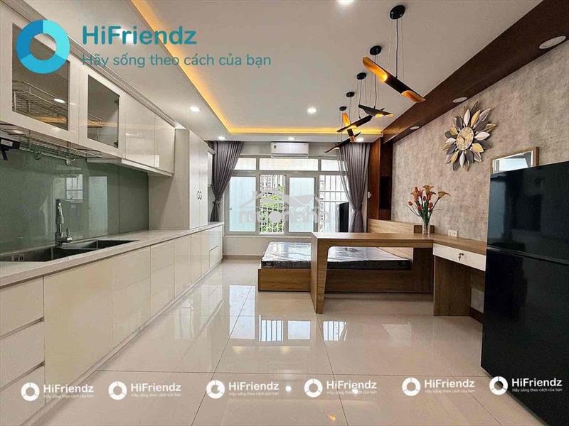 Phòng ban công siêu rộng full nội thất bếp có hút mùi máy giặt riêng