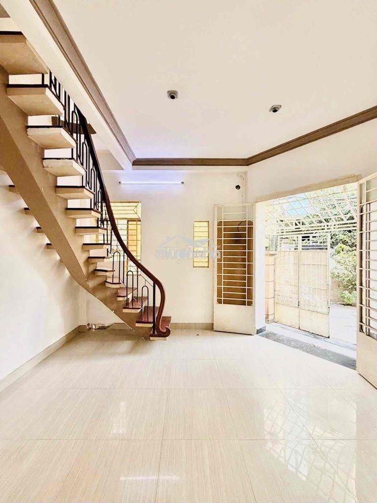 Giảm 550tr_ phan đình phùng_ 2 tầng_ dt: 42m2_ góc 2 mặt thoáng_ shr - 2