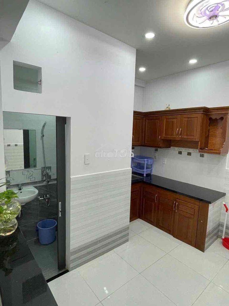 - Nhà bán dương bá trạc p2 q8  - dt : 3,5m x 9,5m - 3