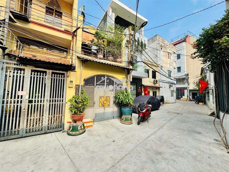 Hẻm xe hơi quay đầu - nguyễn quý anh