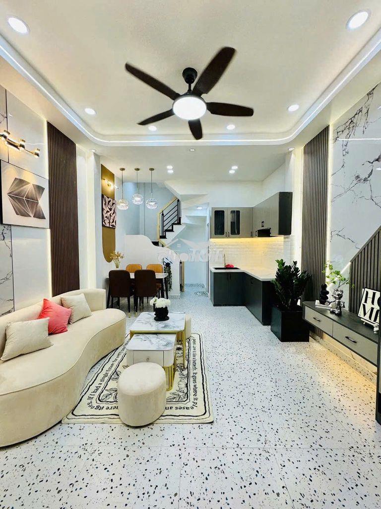 Nhà đẹp ngay phạm văn chí, 4 x 10, 2 tầng, 2pn 2wc,hẻm xe hơi 5m thông