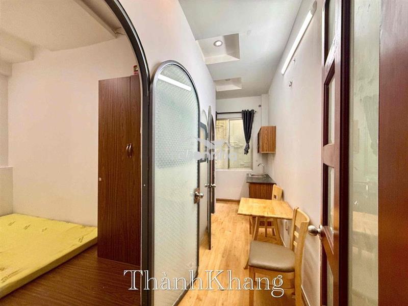 Cho thuê căn 2pn cửa sổ giá rẻ ngay lý thường kiệt quận 10