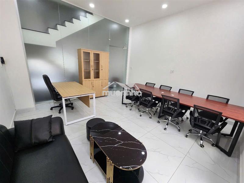 Cho thuê văn phòng tầng trệt (phòng sau) có wc riêng