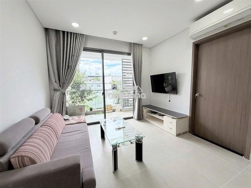 C/c carillon 3 full nội thất 2pn giá 11 triệu/th có ban công rộng.