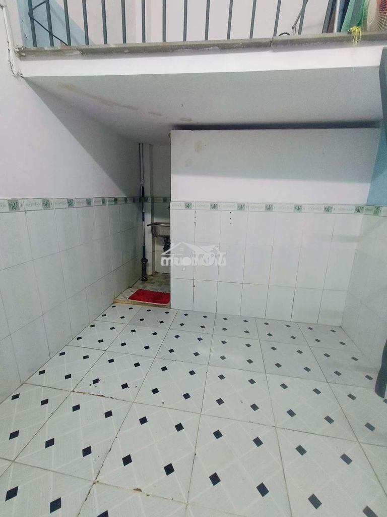 Phòng trọ sạch sẽ có gác, giờ tự do