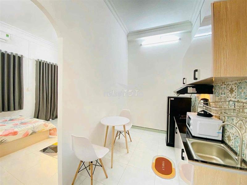 Cho thuê căn hộ 1 phòng ngủ tách bếp full nội thất giá rẻ trung tâm q1