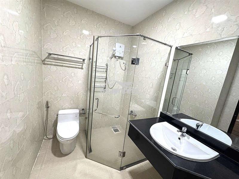 Căn hộ mới 100 % nội thất cao cấp
