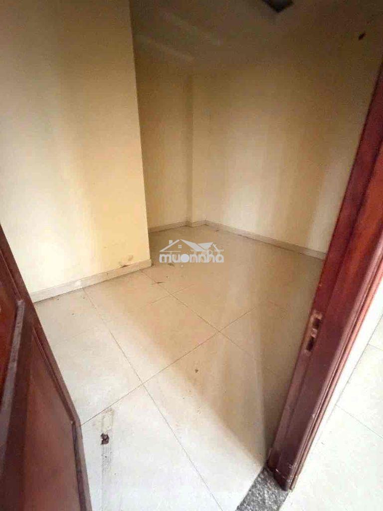 Cho thuê nhà sân vườn rộng 1 trệt 1 lầu 3 pn ngay dh ngân hàng - 2