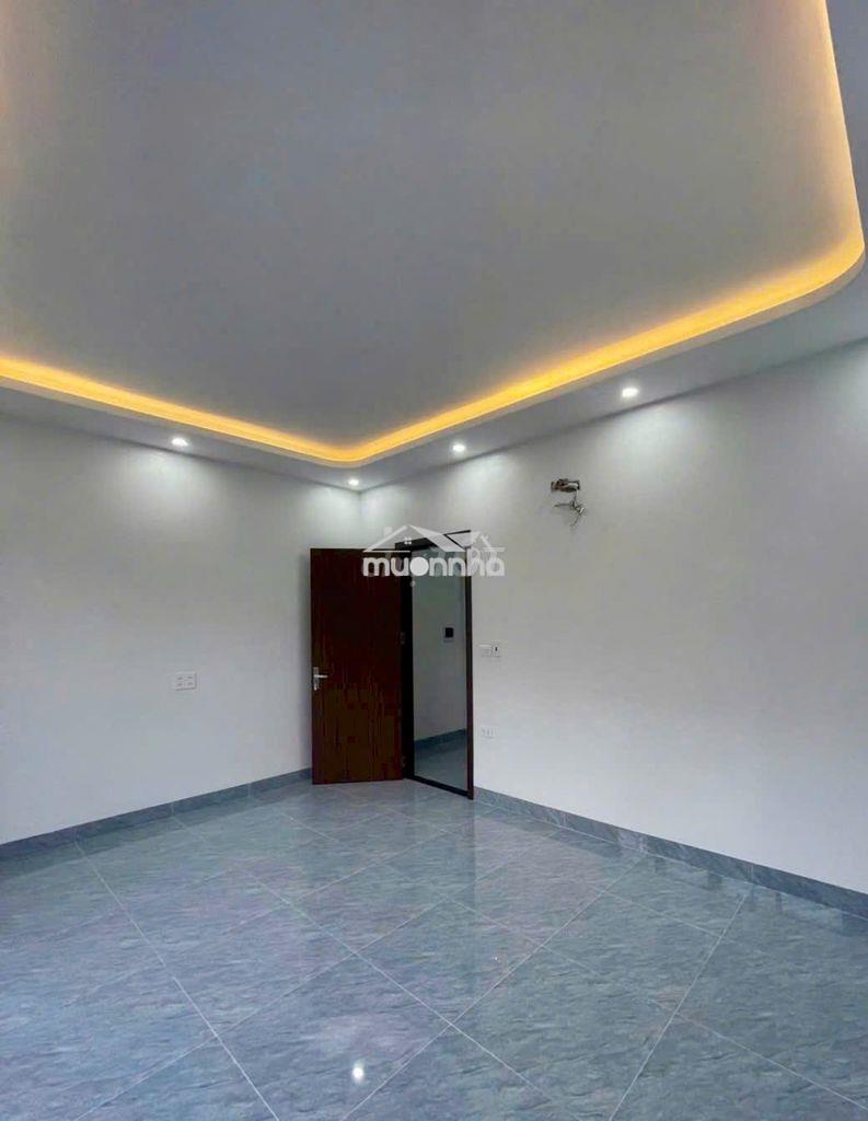 Bán nhà 7,45 tỷ ven sông sg, gần cầu bình triệu, xe hơi đậu cửa 24/7. - 2