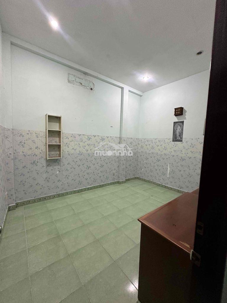 Cho thuê nhà hxt năm châu p11 tân bình. dt: 4m5 x 20m 1 lầu giá 13tr - 2