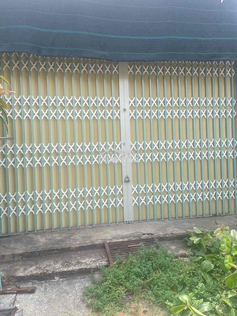 Kẹt tiền cần bán nhà ngay chợ - 4