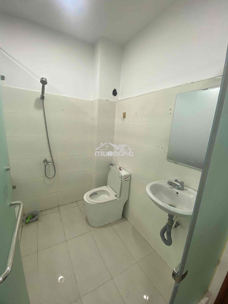 Phòng trọ gần chợ phạm văn hai - 3