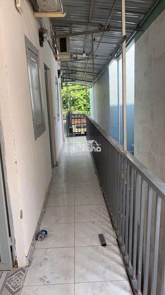 Phòng cho thuê full nội thất giá rẻ cửa sổ trời bancol chung thoáng - 4