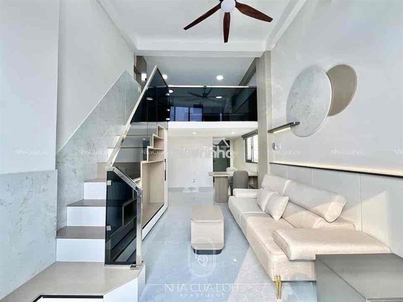 Duplex mới xây ngay ga metro