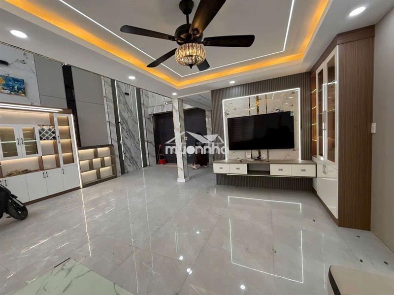 Nhà mới kiểu hiện đại xây sẵn nội thất như hình 5p 6wc ,