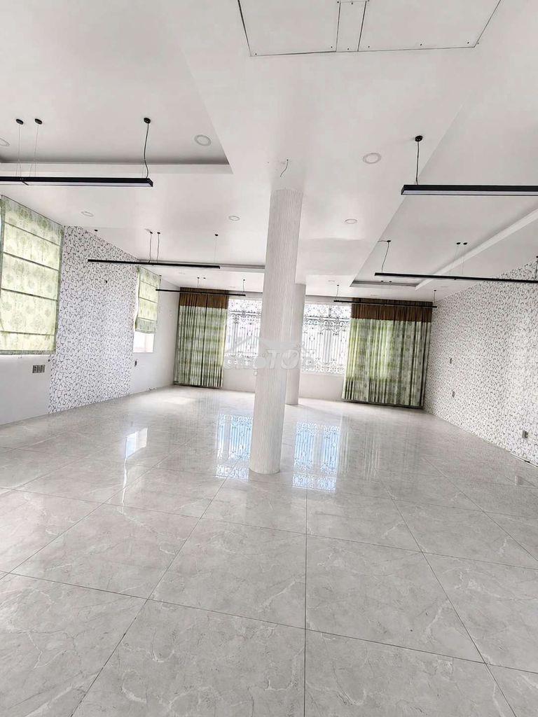 Cho thuê tòa nhà khu tên lửa dt 8*20m - 2